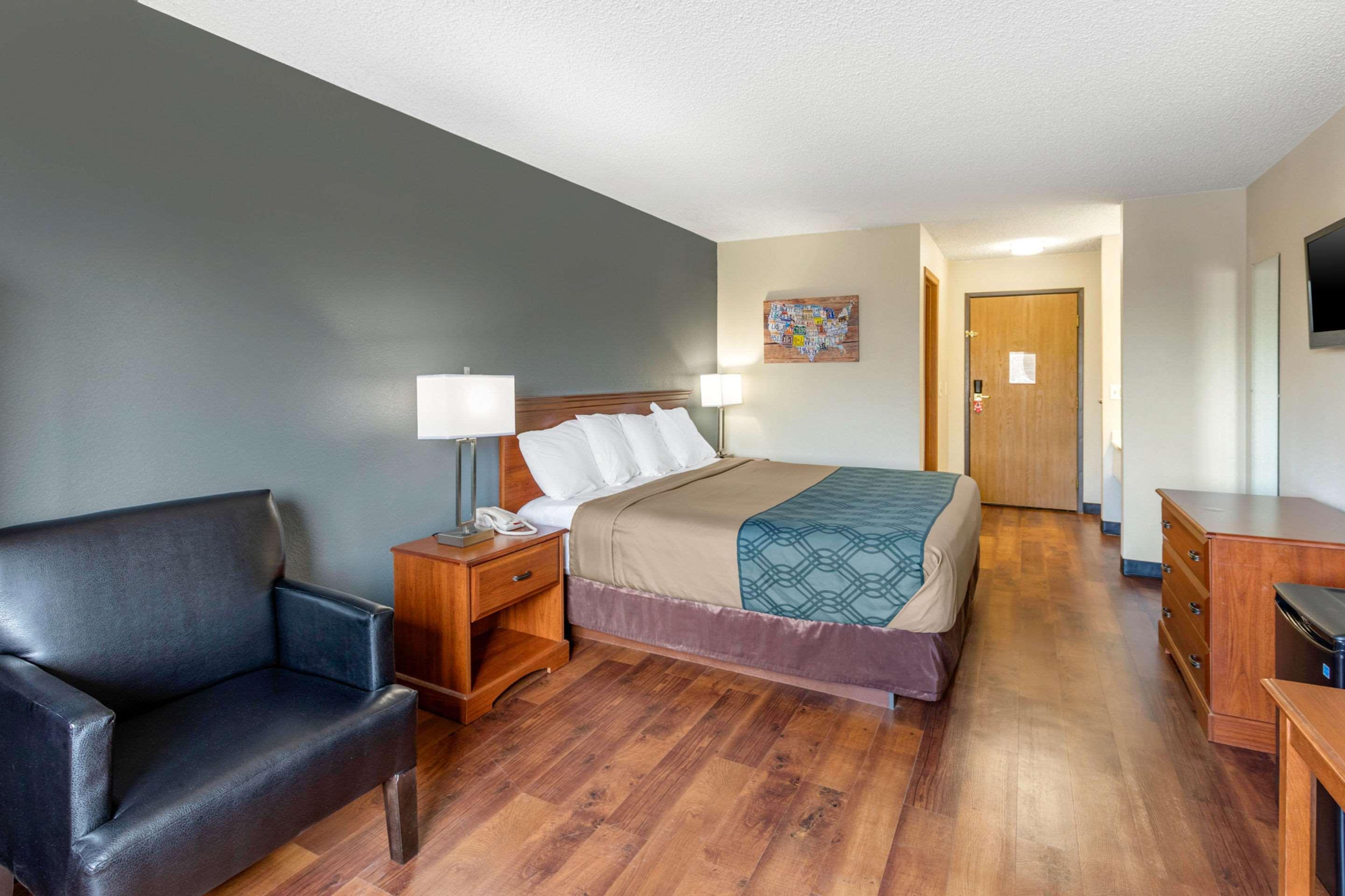 Econo Lodge Firestone Exterior photo